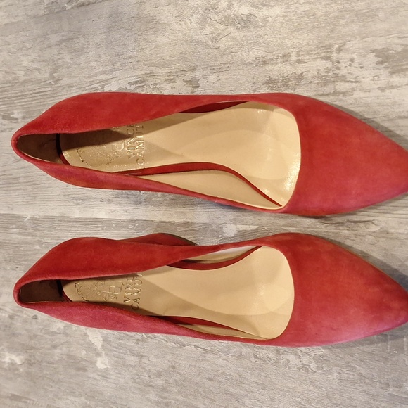 Vince Camuto Talise heels in red suede - EUC - Picture 6 of 7